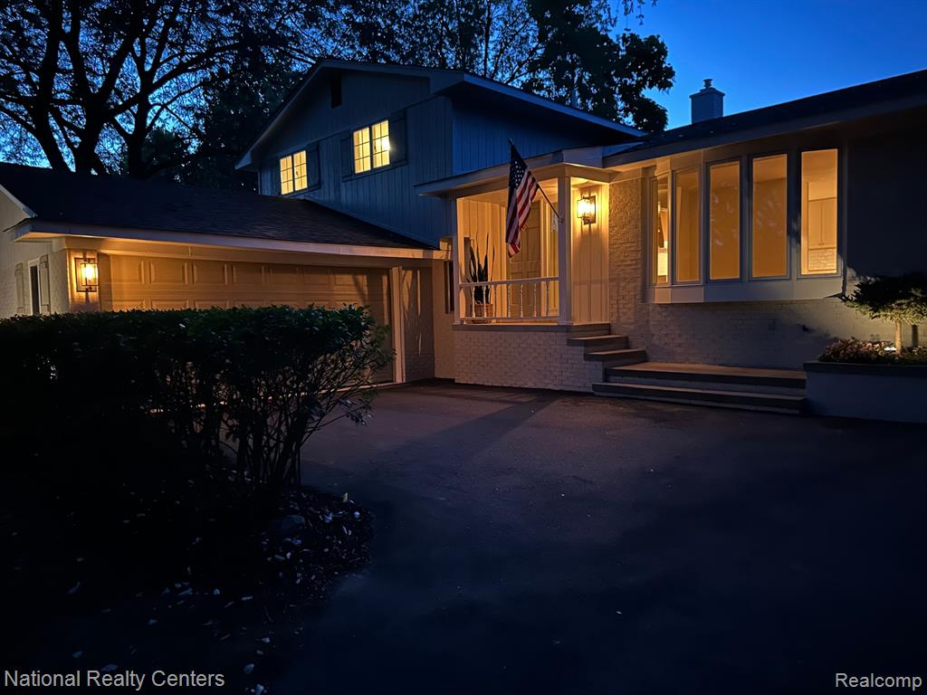 6050 UPPER STRAITS Boulevard, West Bloomfield, MI 48324 — Photo 36