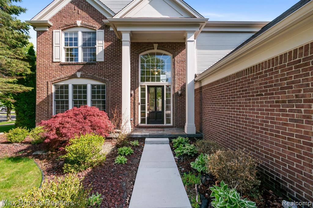 7657 Windgate Circle, West Bloomfield, MI 48323 — Photo 4