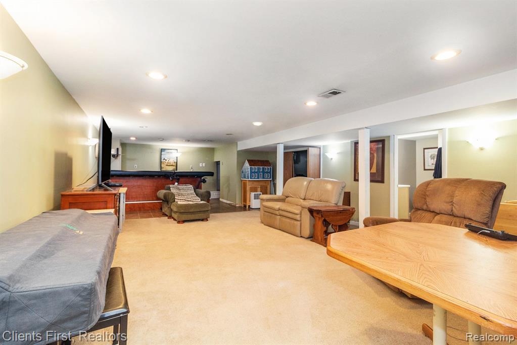 8341 FORREST Drive, Canton, MI 48187 — Photo 20