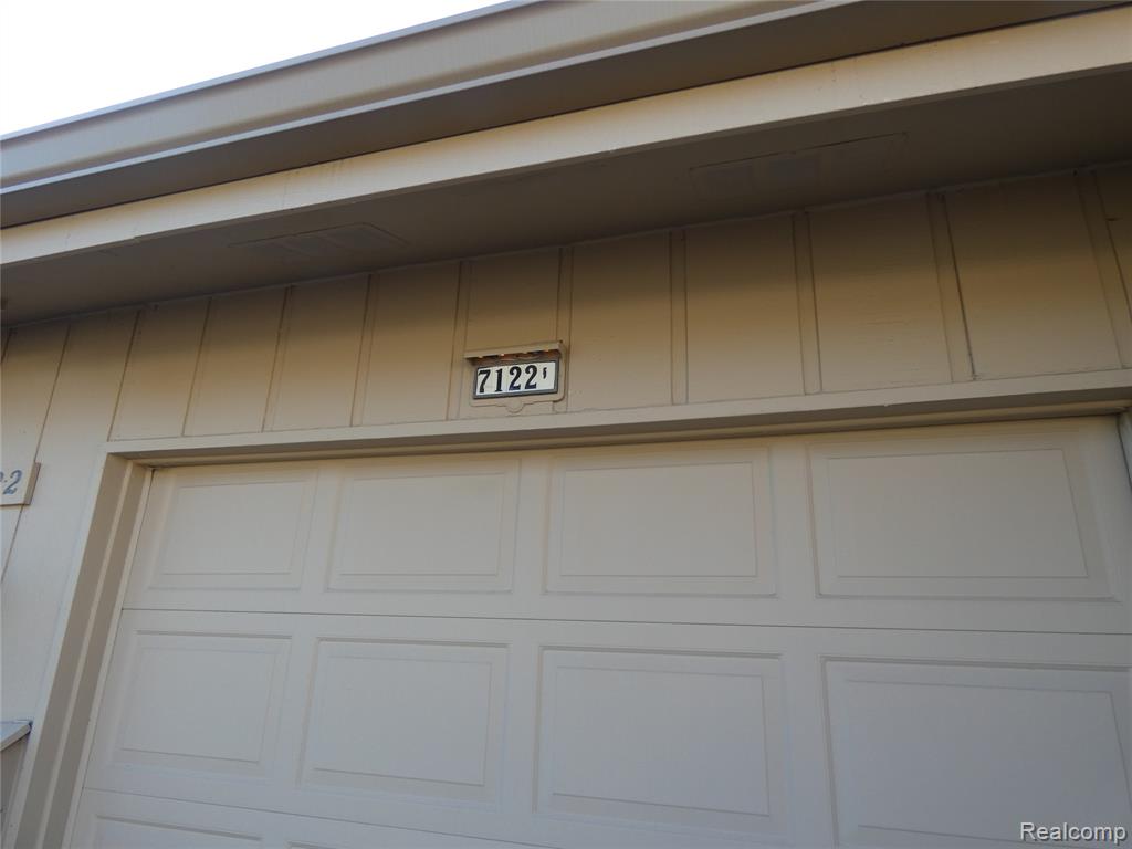 7122 Pebble Park Drive, West Bloomfield, MI — Photo 2