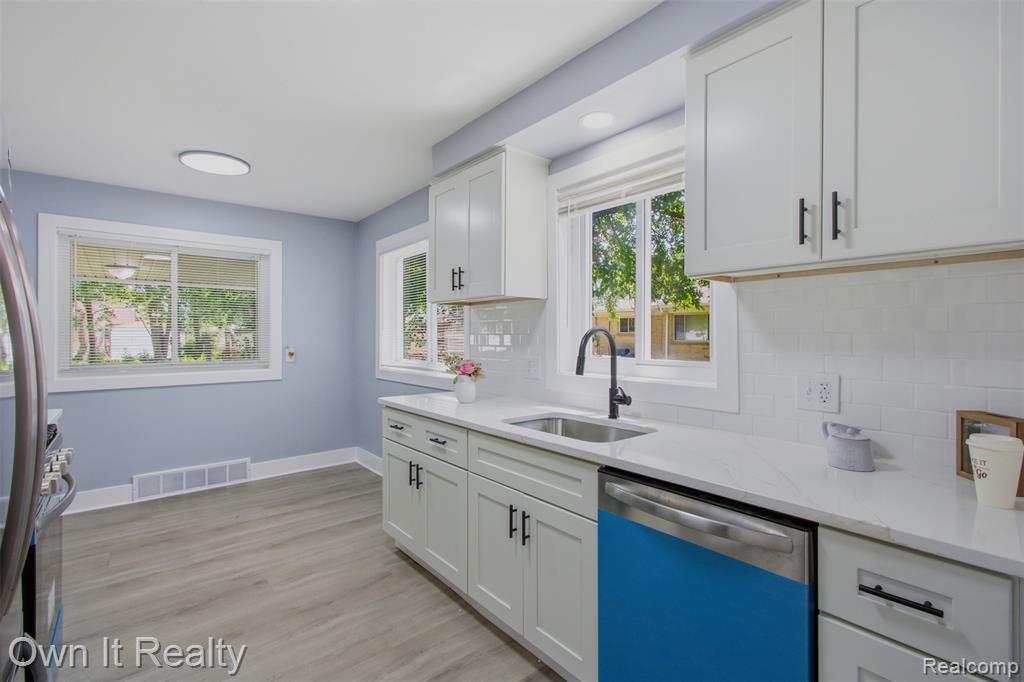 23700 Marlow Street, Oak Park, MI 48237 — Photo 10