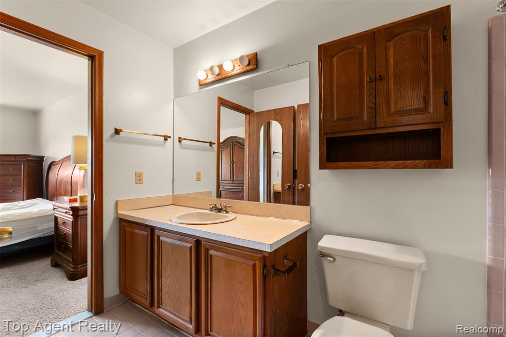 42618 Cassin Way, Clinton Twp, MI 48038 — Photo 17