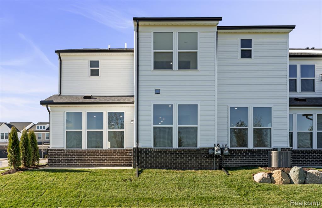 5574 East Spaniel Drive, Ann Arbor, MI 48108 — Photo 2