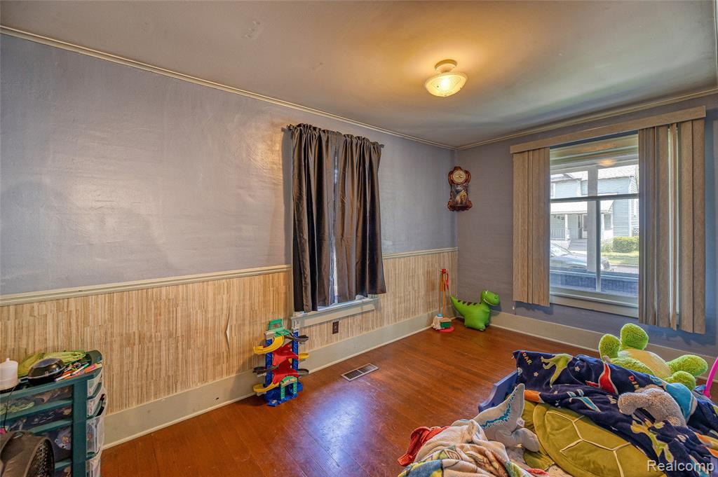 737 N Madison Street, Lapeer, MI 48446 — Photo 12