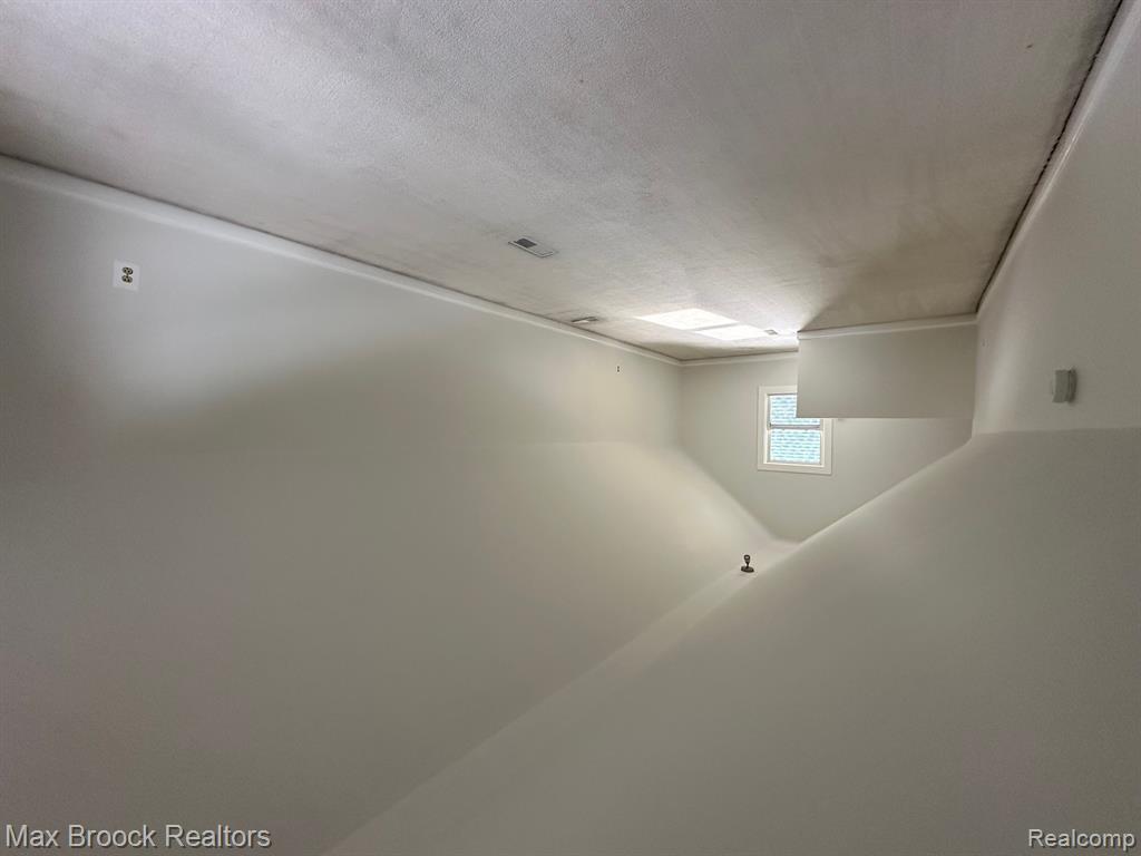 531 Gardenia Avenue, Royal Oak, MI 48067 — Photo 24