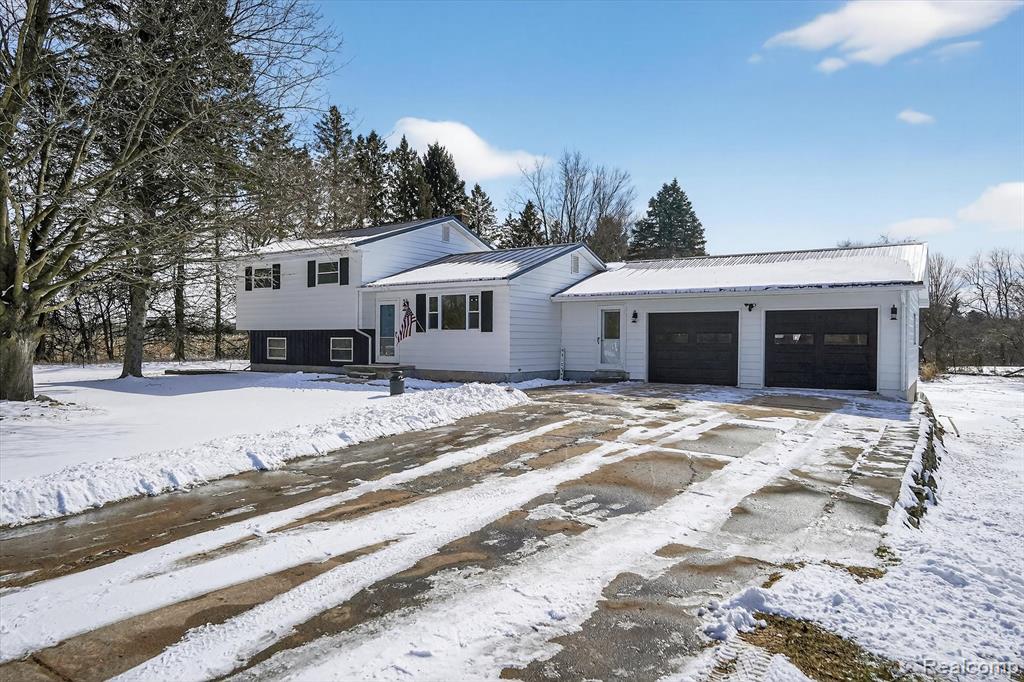 12394 Crawford Road, Otisville, MI 48463 — Photo 2