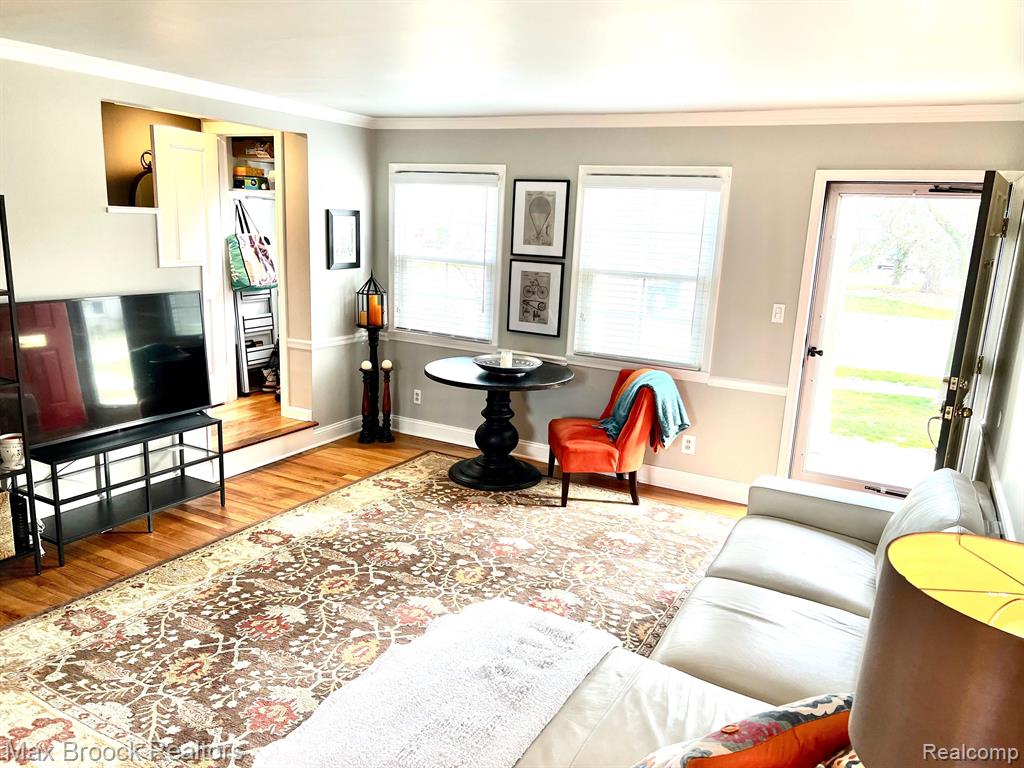 730 GRAEFIELD CT. Court, Birmingham, MI 48009 — Photo 3
