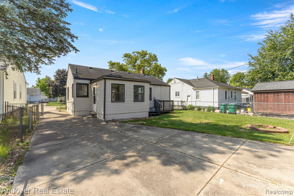 30924 Barton Street, Garden City, MI — Photo 25