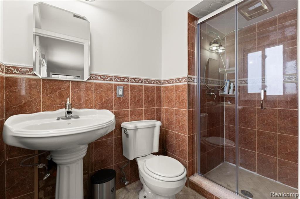 4226 Angeline Drive, Sterling Heights, MI 48310 — Photo 36