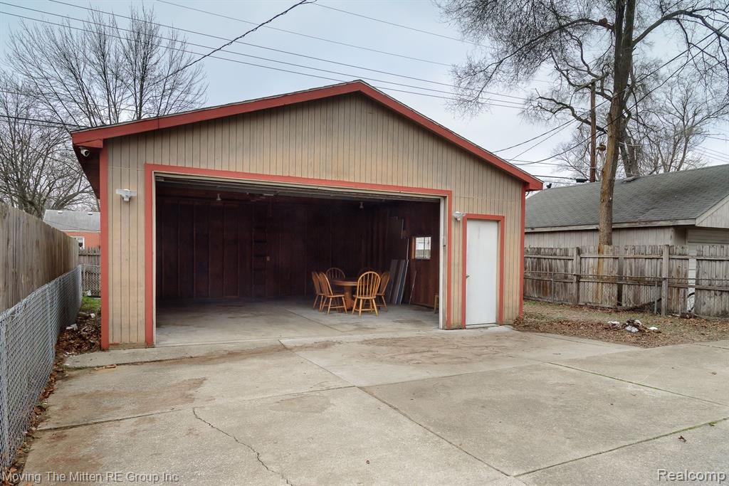 6061 N DOWLING Street, Westland, MI — Photo 25