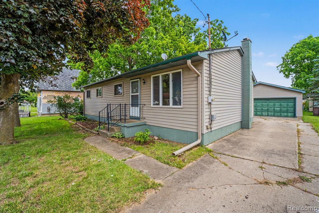 821 Isham Street, Owosso, MI 48867 — Photo 4