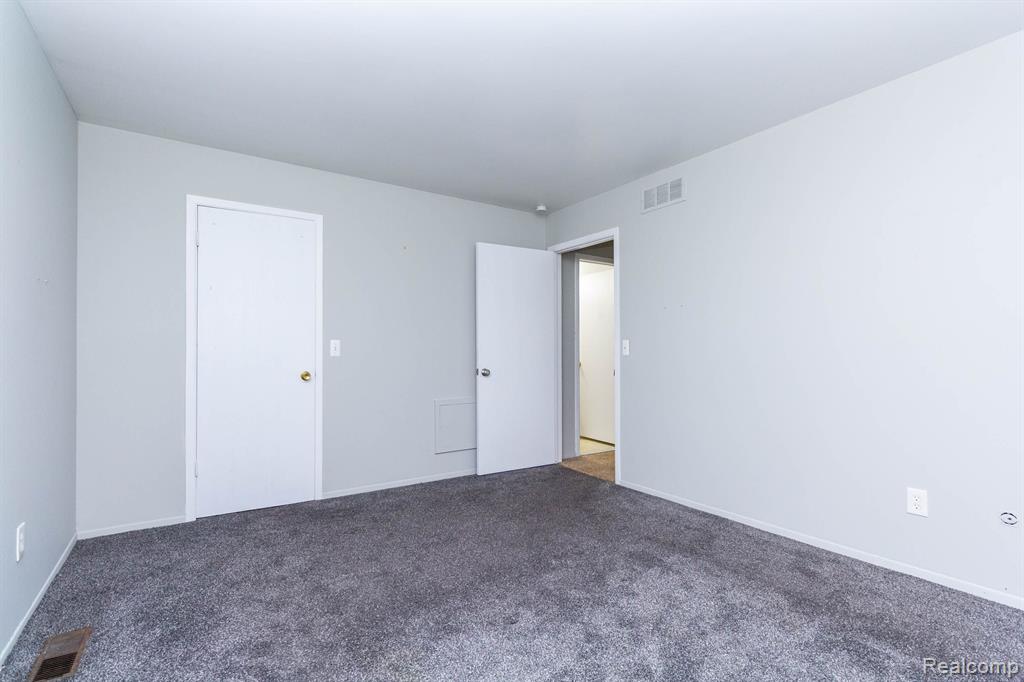 5866 VASSAR, West Bloomfield, MI — Photo 28