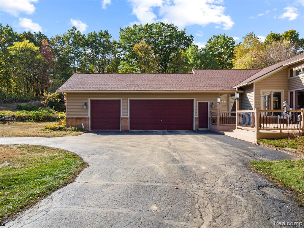 7286 Pine Knob Road, Clarkston, MI 48348 — Photo 3