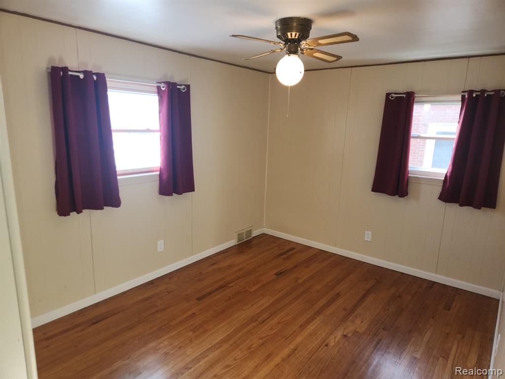 8395 DARLENE Street, Warren, MI 48093 — Photo 15