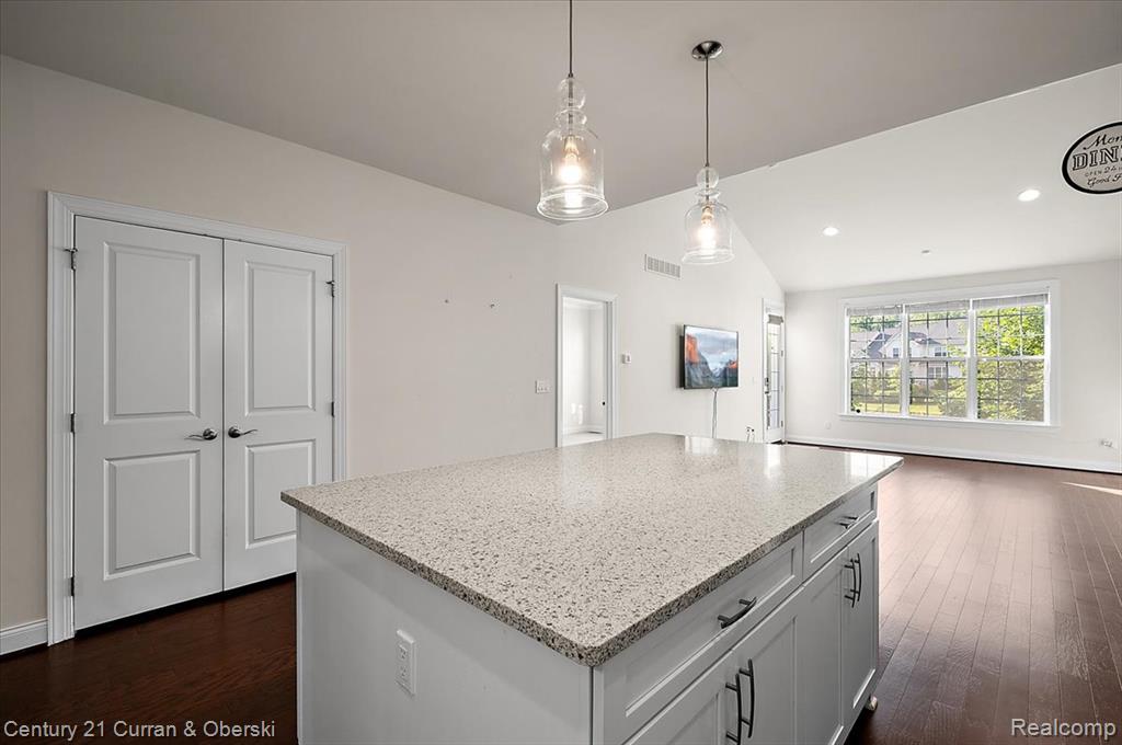 42749 Cardinal Way, Novi, MI — Photo 13