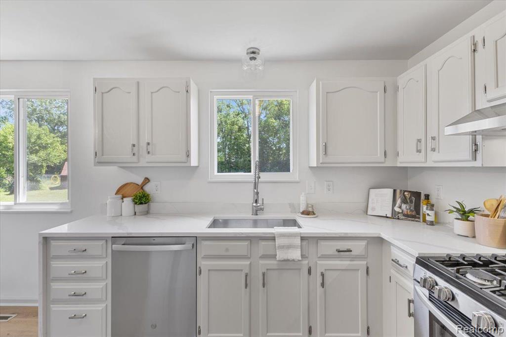 12189 ULMER Road, Birch Run, MI 48415 — Photo 3