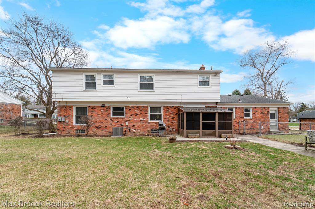 7118 Cathedral Drive, Bloomfield Hills, MI 48301 — Photo 54