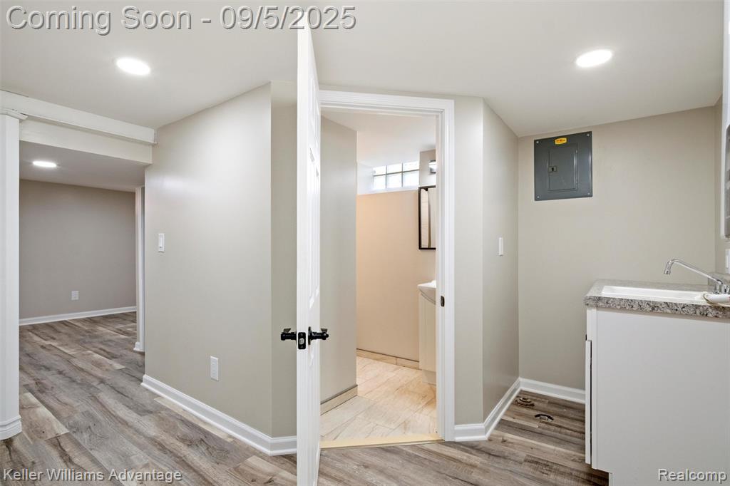 9844 E Clements Circle, Livonia, MI 48150 — Photo 29