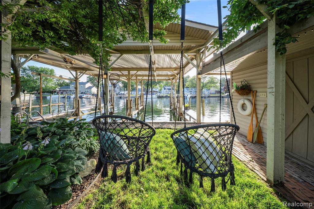 30500 Bayview Drive, Gibraltar, MI — Photo 32