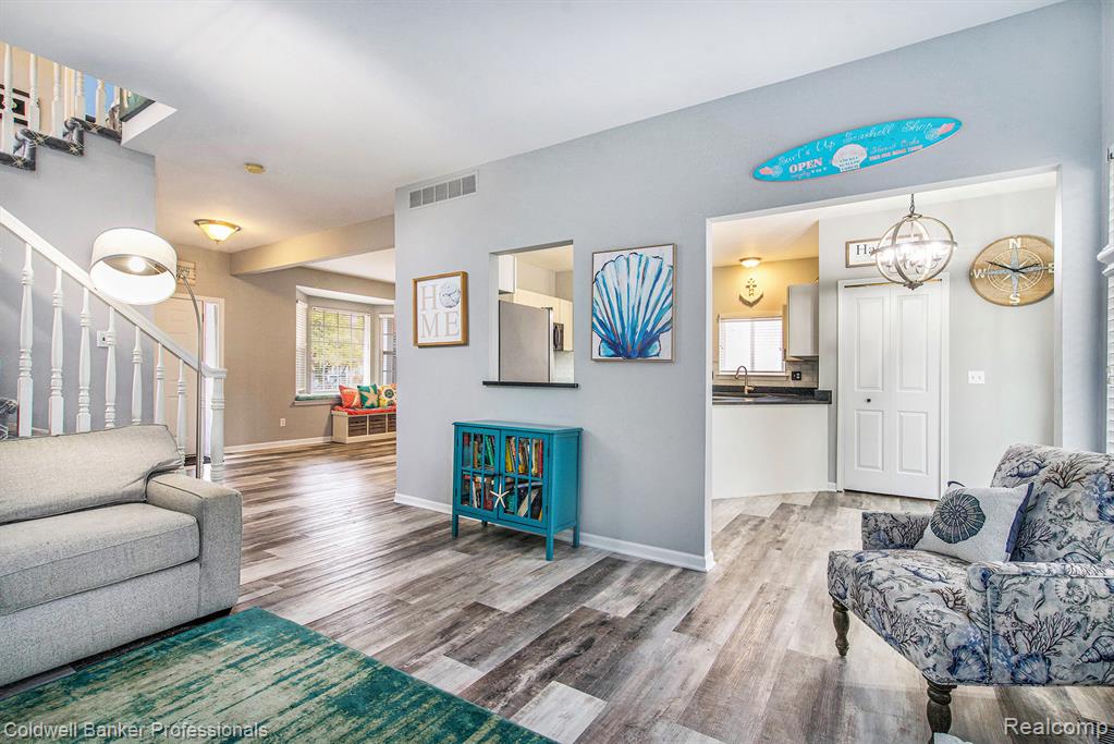 4074 Crystal Creek Drive, Ypsilanti, MI 48197 — Photo 9