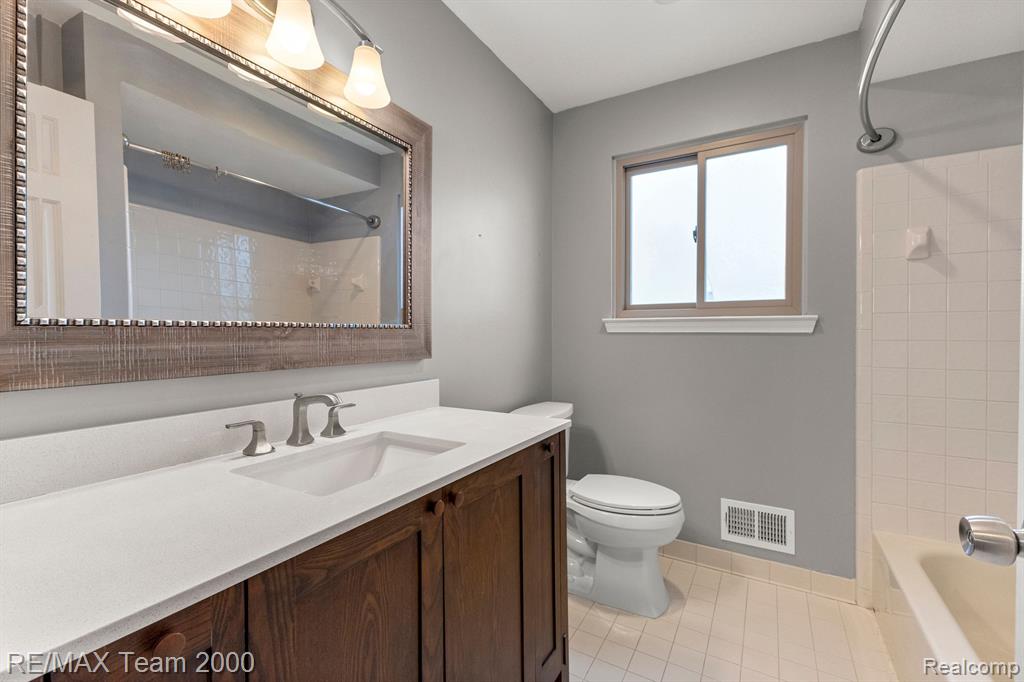 53095 WINDHAM Drive, Chesterfield, MI — Photo 31