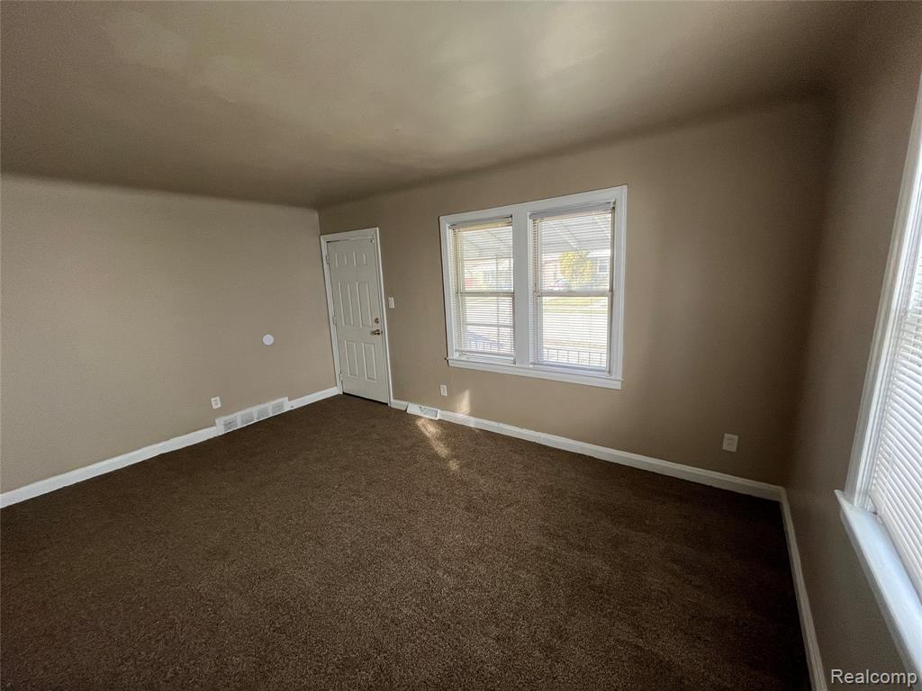 7552 WESTMINSTER Avenue, Warren, MI 48091 — Photo 3