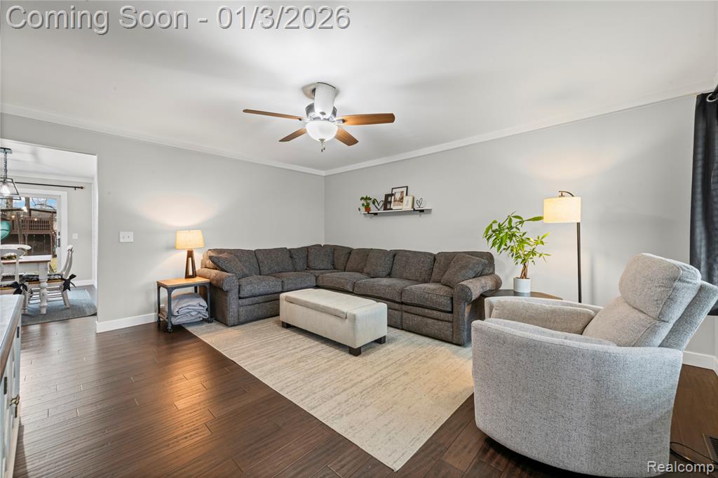 700 W Girard Avenue, Madison Heights, MI 48071 — Photo 10