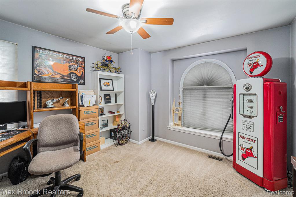 11412 Delmar Drive, Fenton, MI 48430 — Photo 14