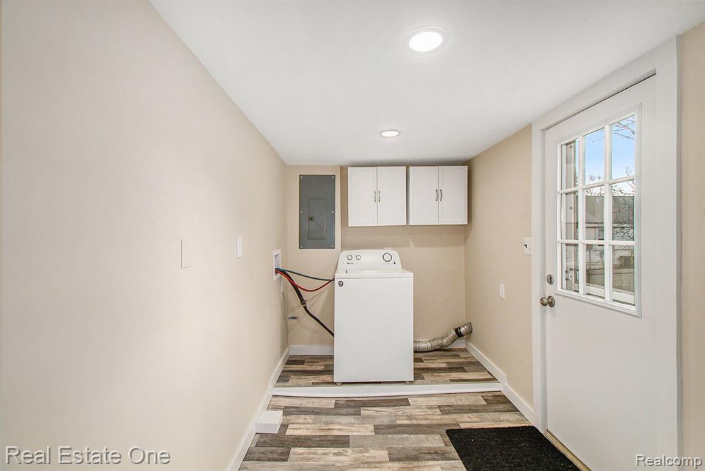 54 DIVISION Street, Oxford, MI 48371 — Photo 2