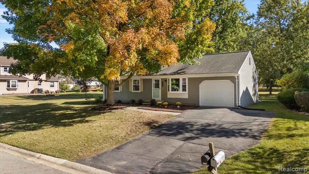 2066 Teaneck Circle, Wixom, MI 48393 — Photo 4