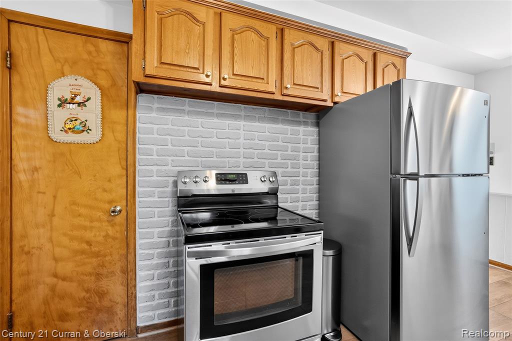 8224 N Evangeline Street, Dearborn Heights, MI 48127 — Photo 21
