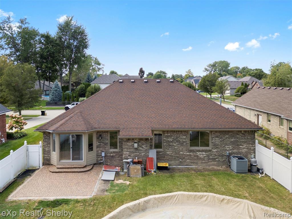 54256 Oconee Drive, Macomb, MI 48042 — Photo 32