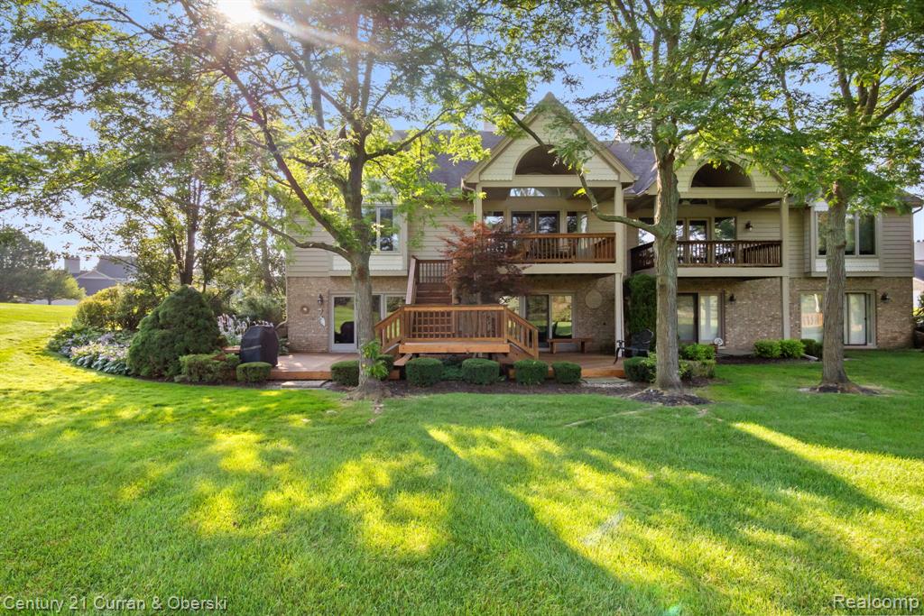 18215 Blue Heron Drive W, Northville, MI 48168 — Photo 47