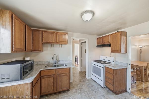 3072 Henrydale Street, Auburn Hills, MI 48326 — Photo 4