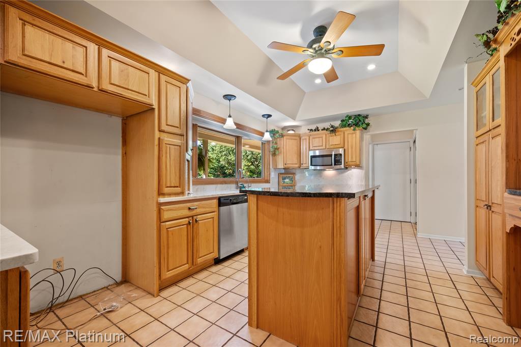 3750 Burwood Lane, Highland, MI — Photo 8