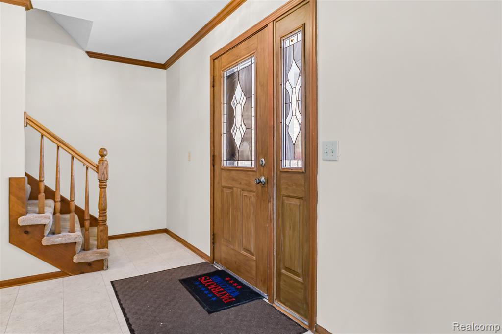6083 Chatham Court, Grand Blanc, MI 48439 — Photo 5