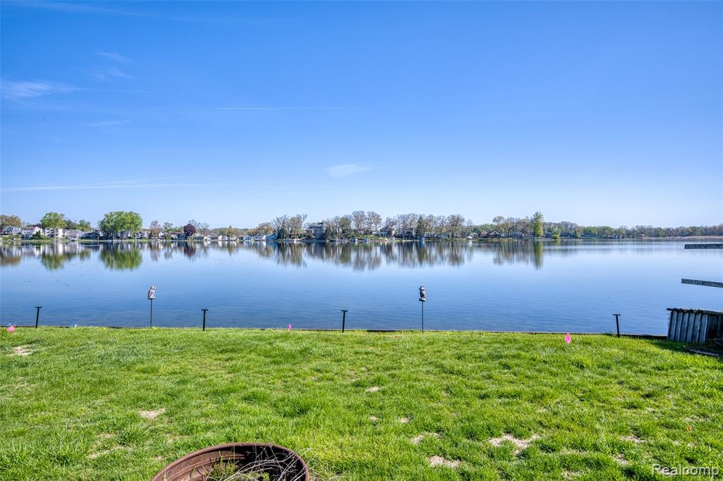 10094 Elizabeth Lake Road, White Lake, MI — Photo 34