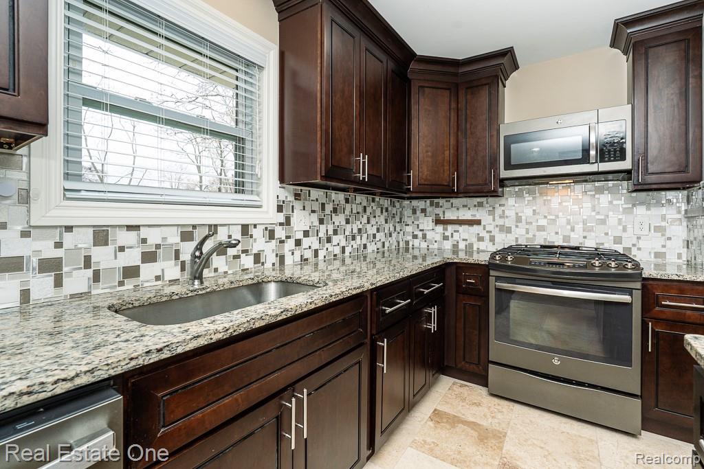 50709 Mile End Drive, Shelby Twp, MI 48317 — Photo 10