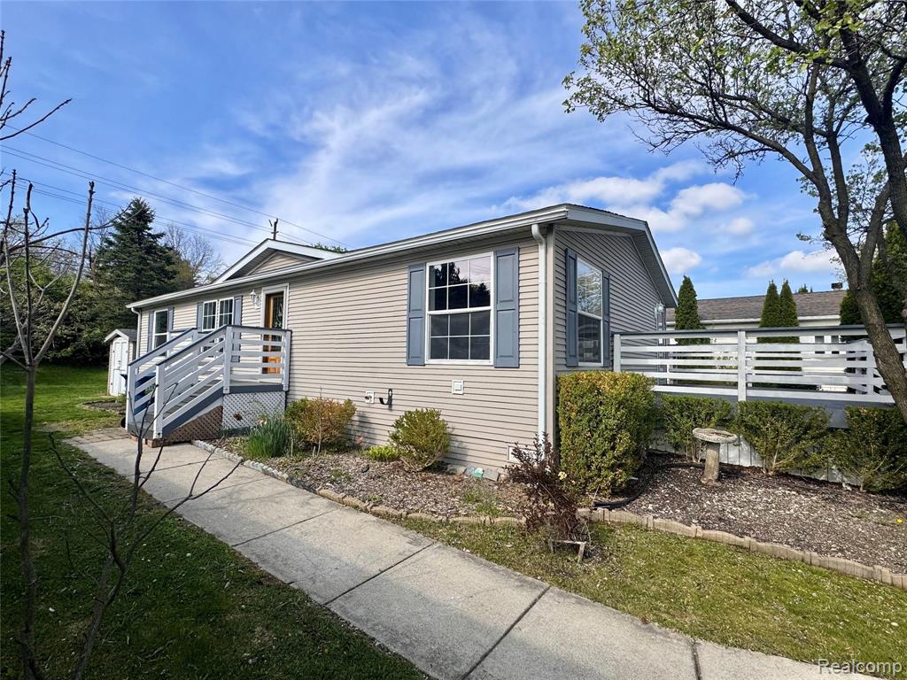 100 Riverview Circle, Saline, MI 48176 — Photo 4