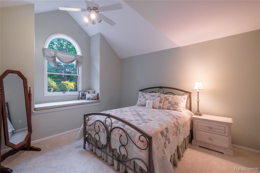 6412 Pinebrook Lane, Burton, MI 48509 — Photo 9