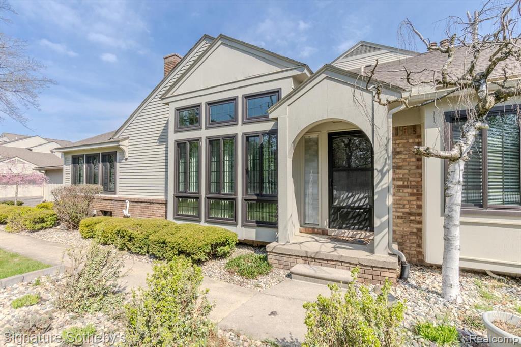 6015 PEBBLE LANE, West Bloomfield, MI — Photo 49