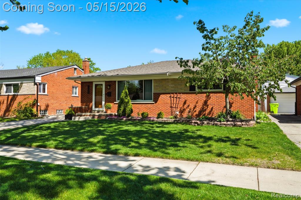 1333 Fontaine Avenue, Madison Heights, MI 48071 — front exterior