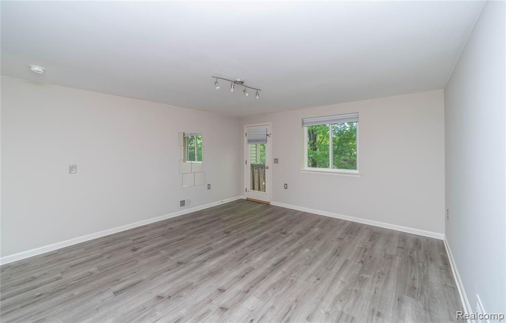 5143 Parsley Drive, Utica, MI 48316 — Photo 30