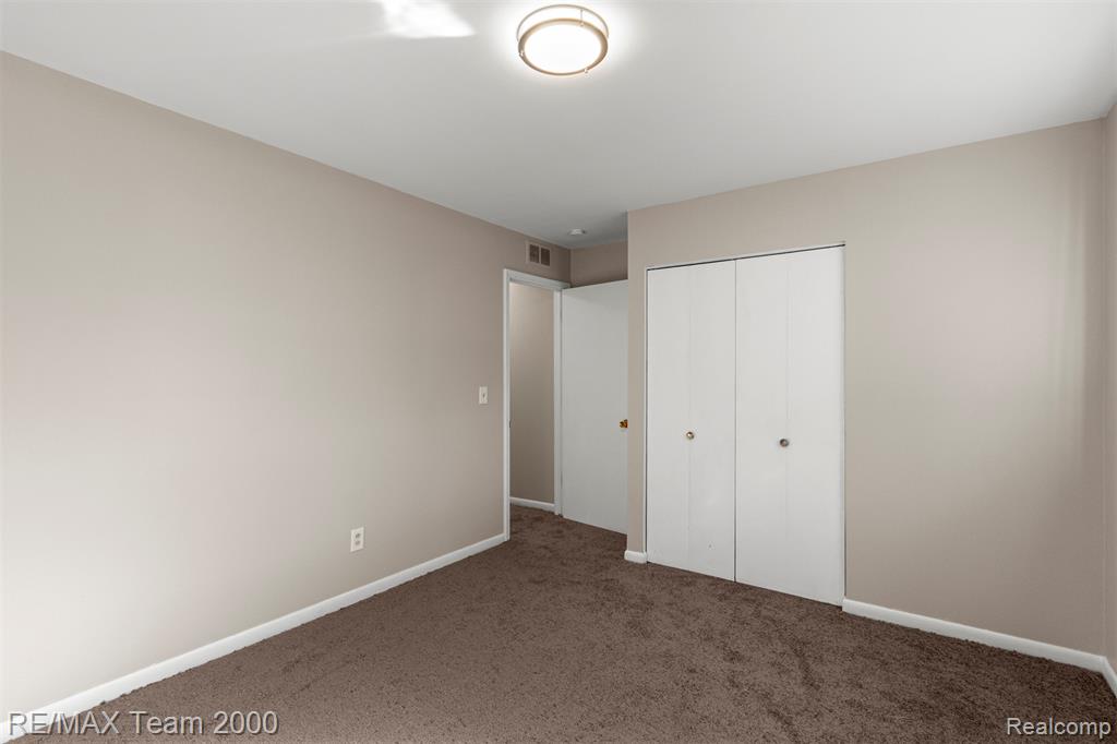 4479 Kingston Street, Dearborn Heights, MI 48125 — Photo 20