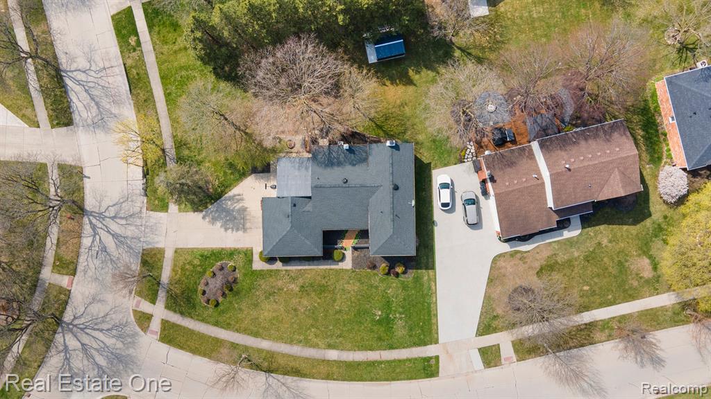 5251 WINCHESTER Drive, Troy, MI 48085 — Photo 49