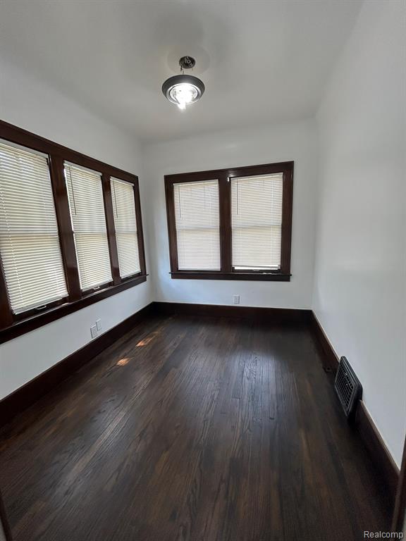 425 W Iroquois Road, Pontiac, MI 48341 — Photo 7