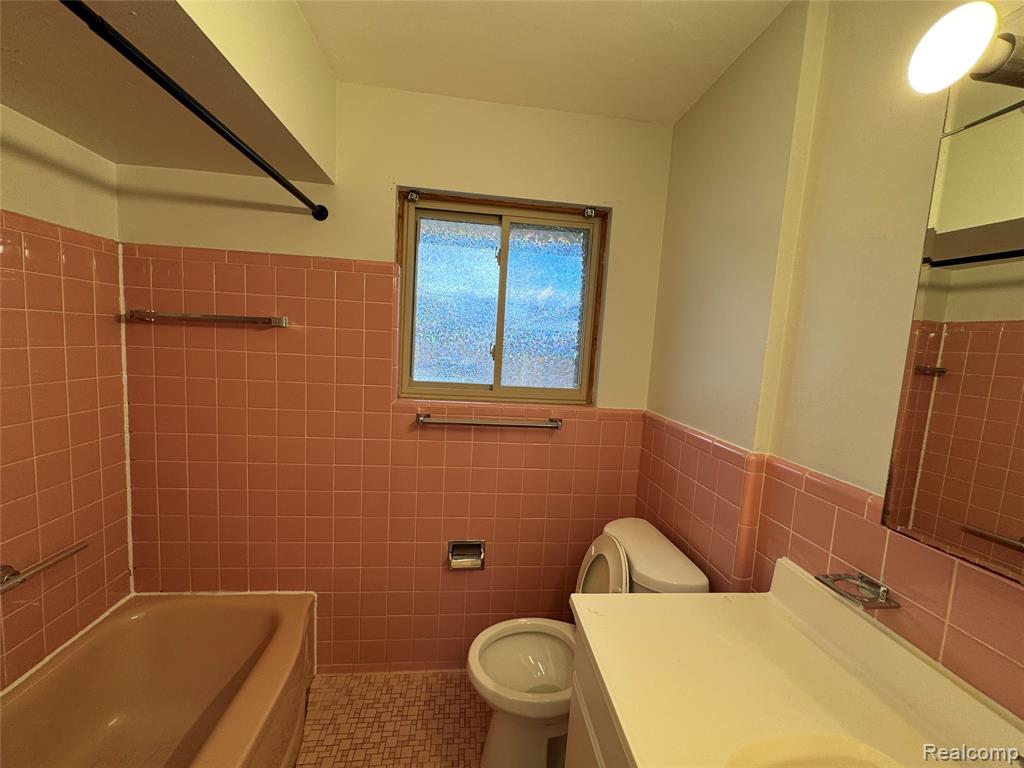 6004 Cronin Drive, Dearborn Heights, MI 48127 — Photo 5