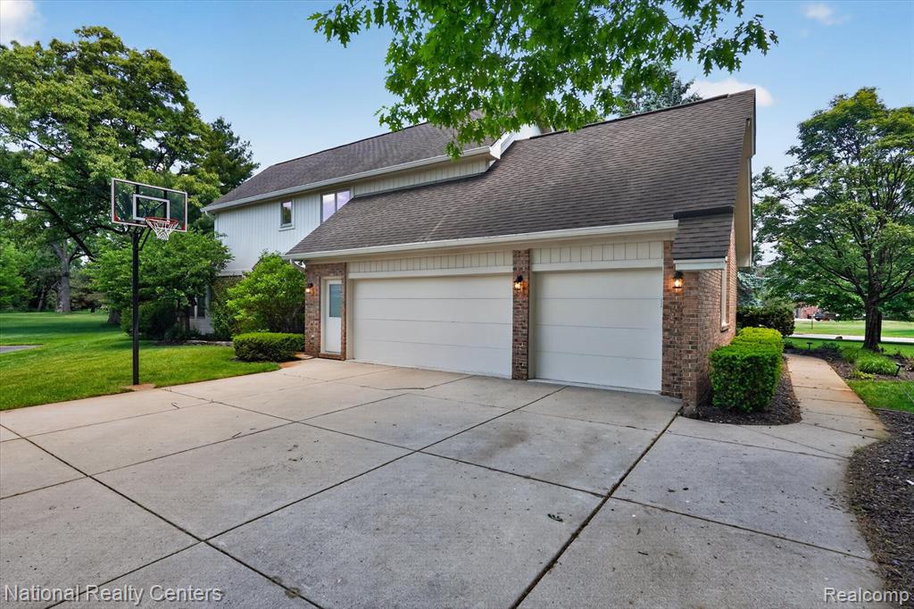 9326 Park Lane, Commerce Twp, MI 48382 — Photo 40