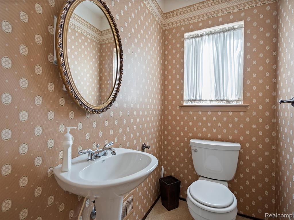 42909 LOMBARDY Drive, Canton, MI 48187 — Photo 12