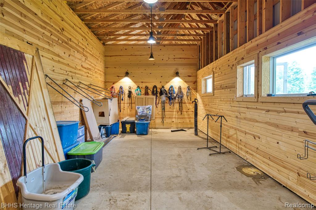 6952 Sharpe Road, Fowlerville, MI 48836 — Photo 45